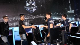 TL教练公开嘲讽：我们比TES更擅长逆风局；Bin放话：Solo赛IG上谁打谁；Theshy solo 争议操作，杰杰力赞！